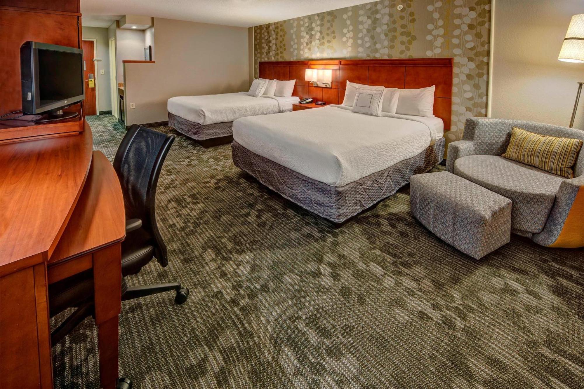Courtyard By Marriott Alexandria Hotel Buitenkant foto