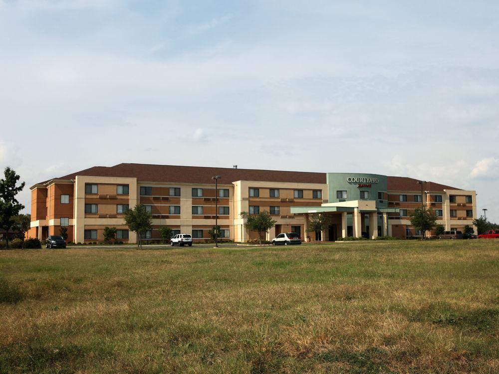 Courtyard By Marriott Alexandria Hotel Buitenkant foto